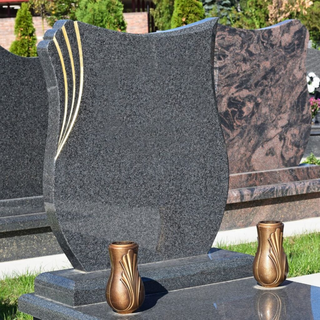 Wavy design on a headstone